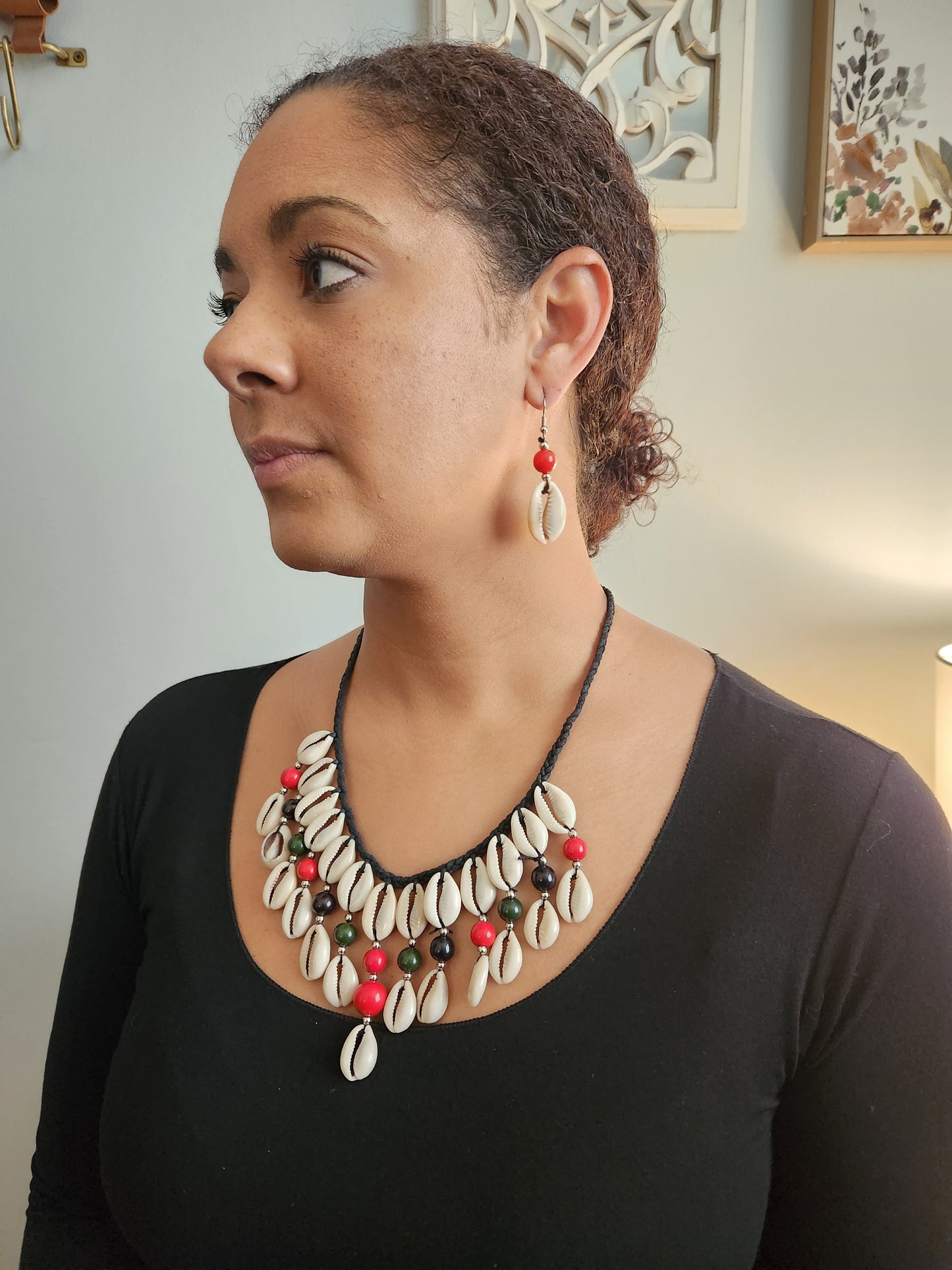 Cowrie Necklace Set Black Red Green Beads