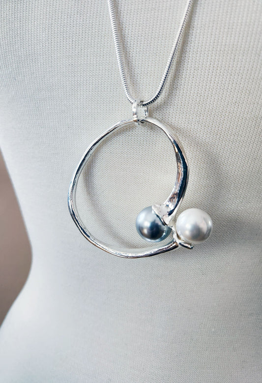 Gray & White Pearls Pendant Necklace